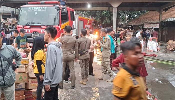 Pasar Ciampea Bogor Terbakar Bagian Kios Pedagang Dievakuasi